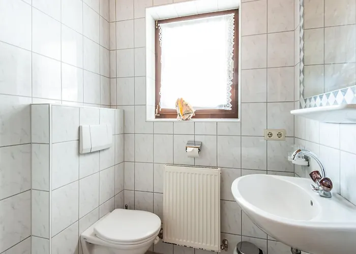 Comfortable Apartment In L Ngenfeld With Ski Storage