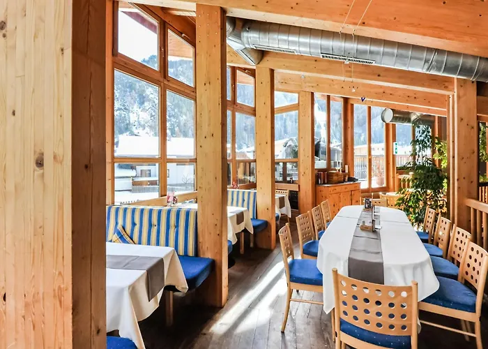 Comfortable Apartment In L Ngenfeld With Ski Storage