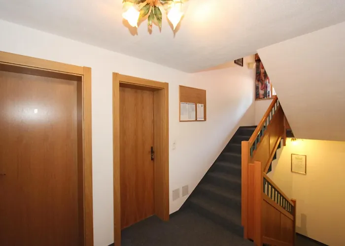 Comfortable Apartment In L Ngenfeld With Ski Storage