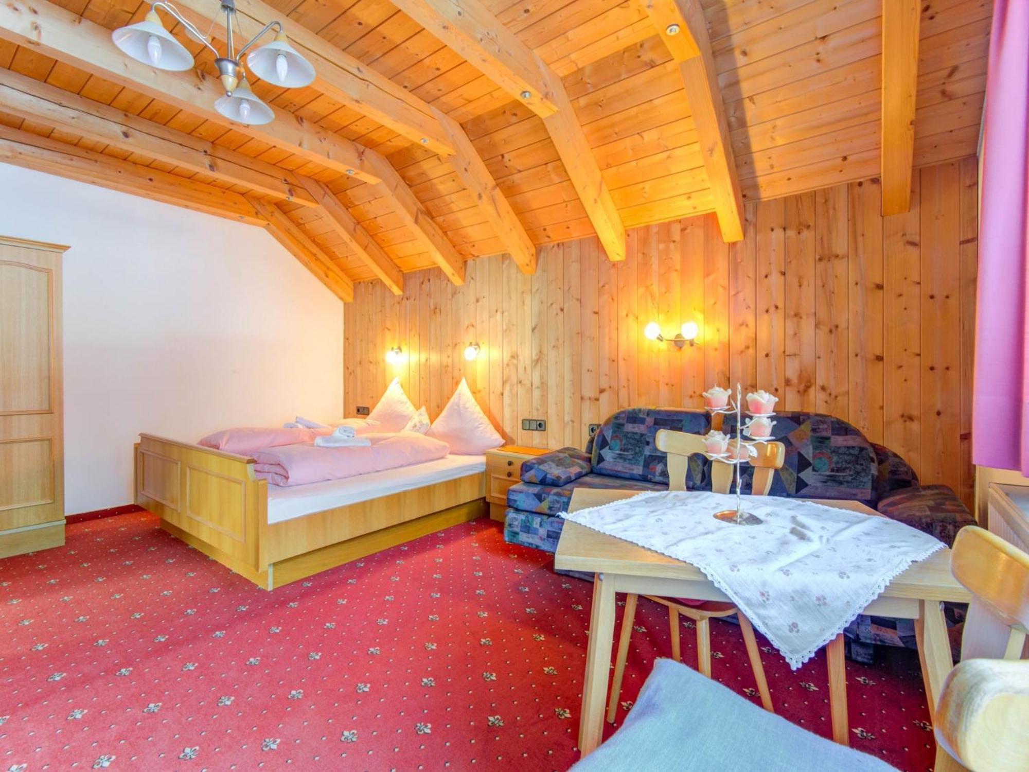 Comfortable In L Ngenfeld With Storage *