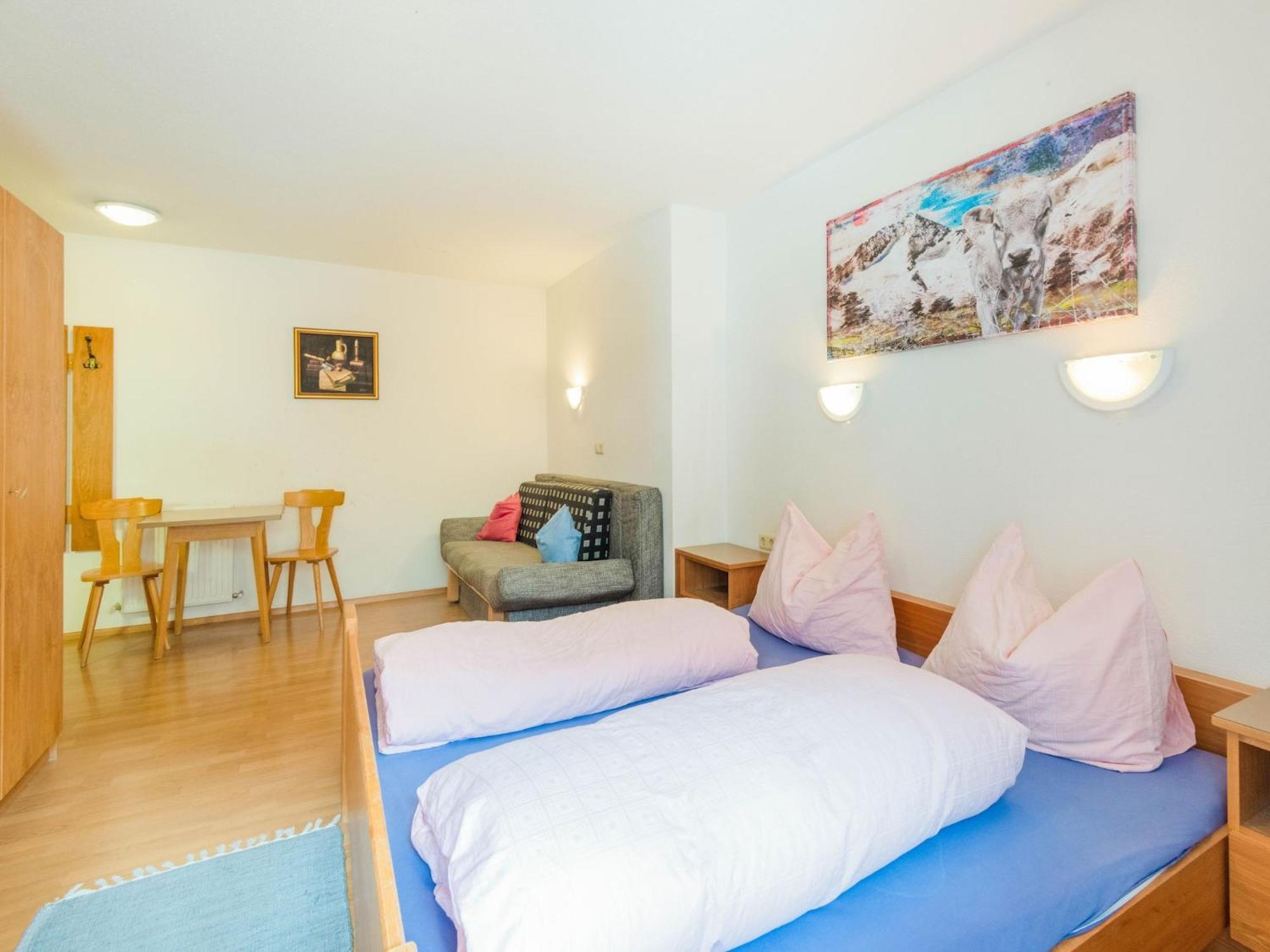Comfortable In L Ngenfeld With Storage