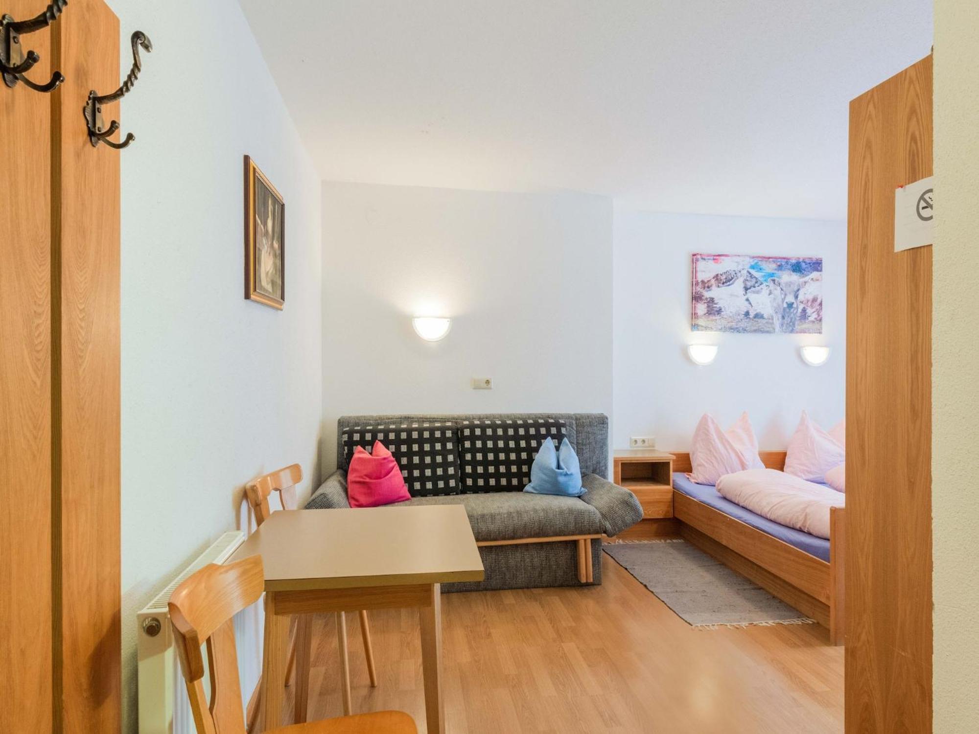 Comfortable In L Ngenfeld With Storage Apartment