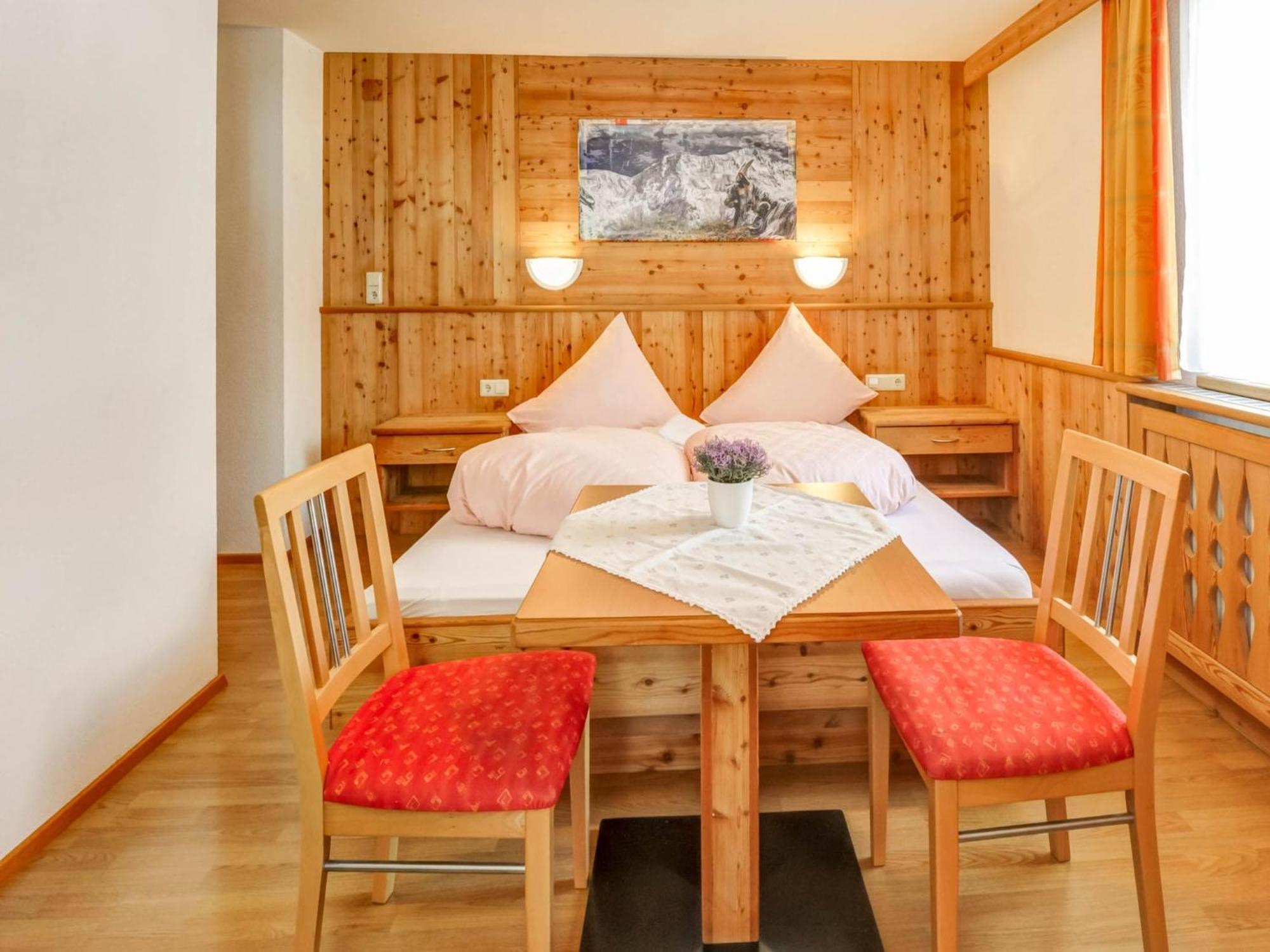Comfortable In L Ngenfeld With Storage Apartment