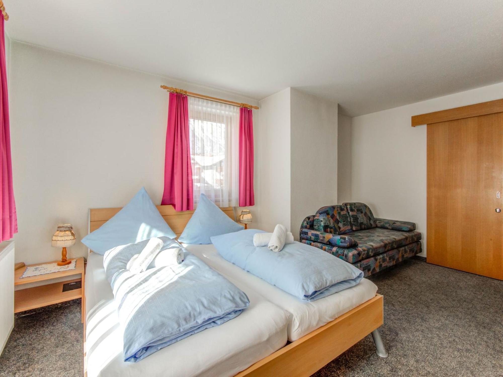 Comfortable In L Ngenfeld With Storage *