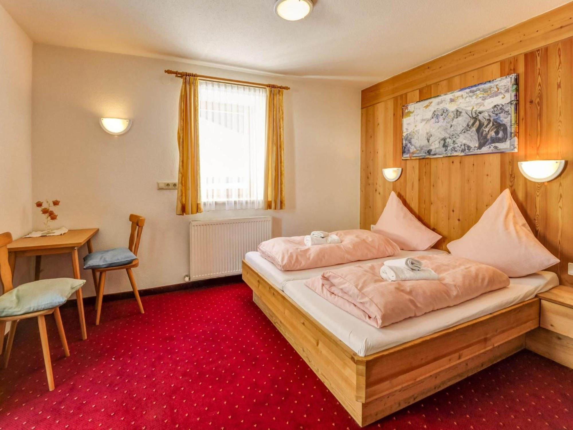 Comfortable In L Ngenfeld With Storage