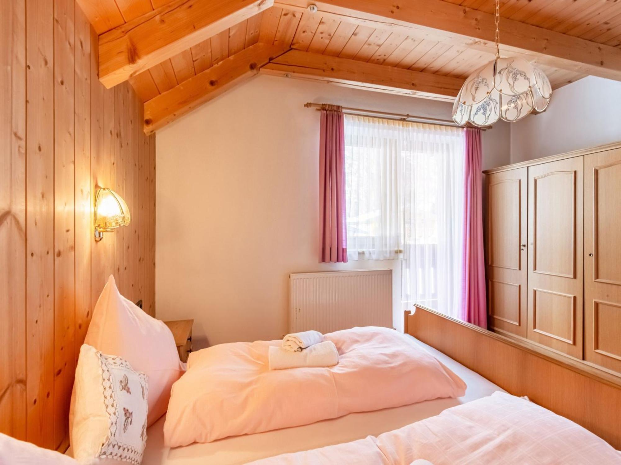 Comfortable In L Ngenfeld With Storage