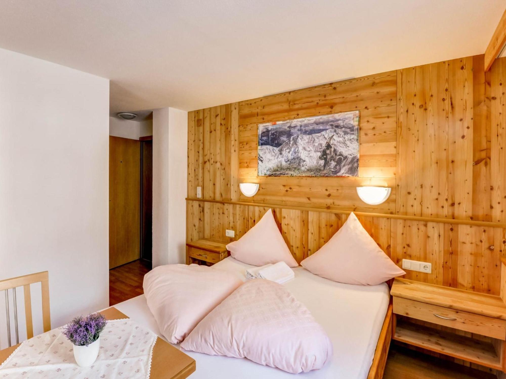 Comfortable In L Ngenfeld With Storage Apartment